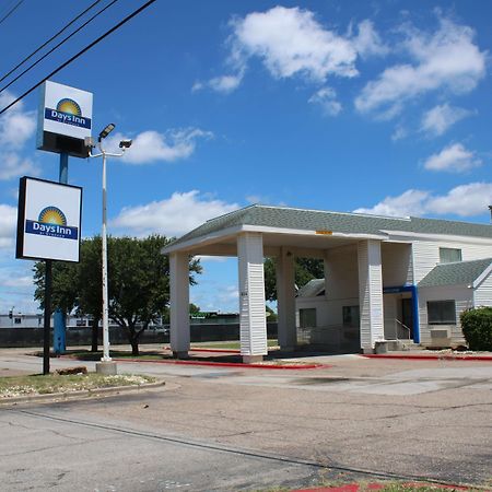 Days Inn By Wyndham Waco University Area Екстериор снимка