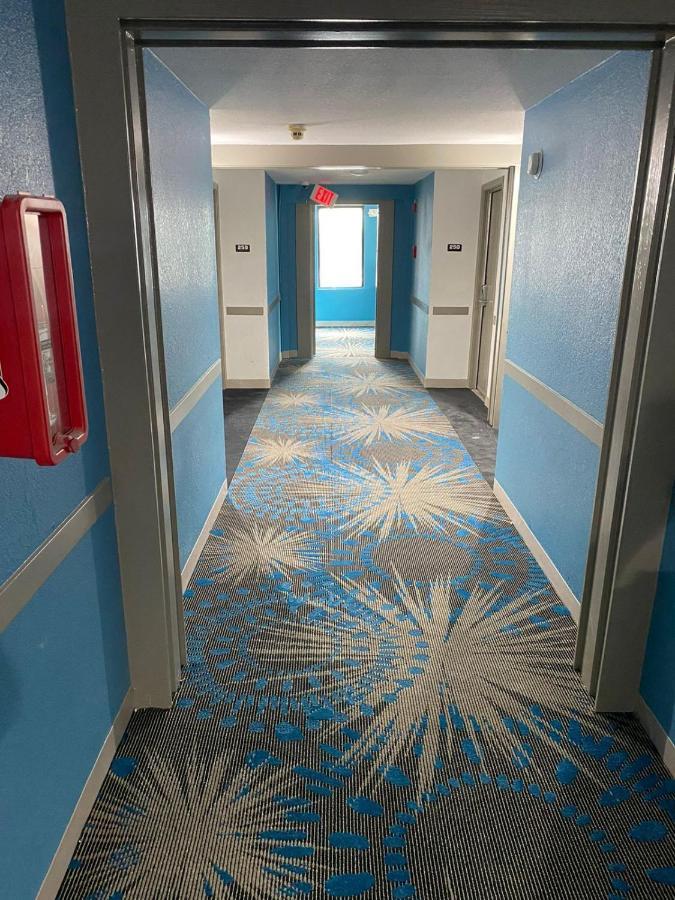 Days Inn By Wyndham Waco University Area Екстериор снимка