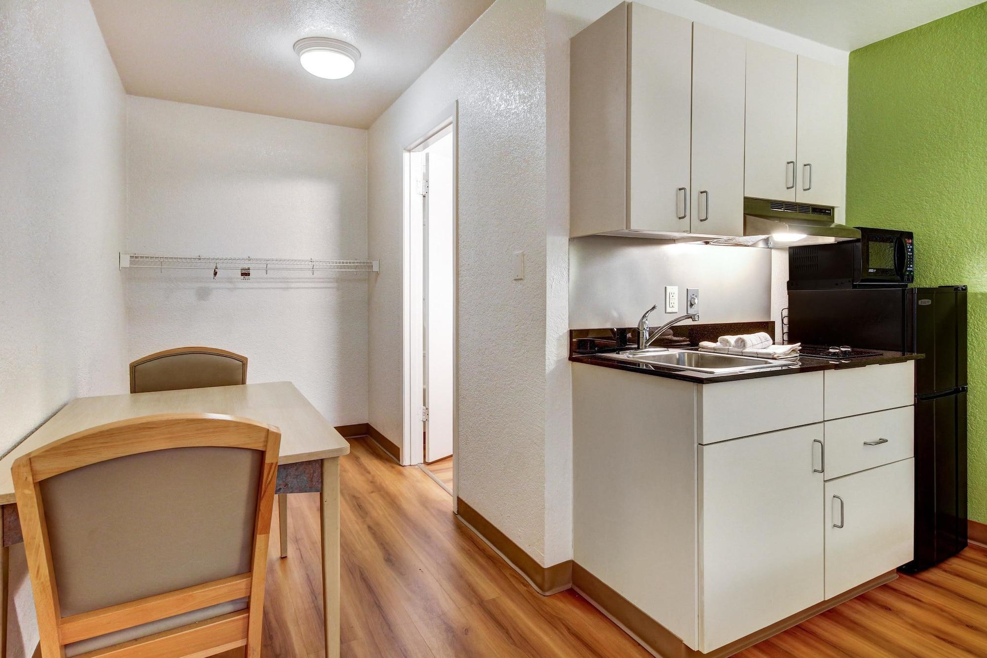 Days Inn By Wyndham Waco University Area Екстериор снимка