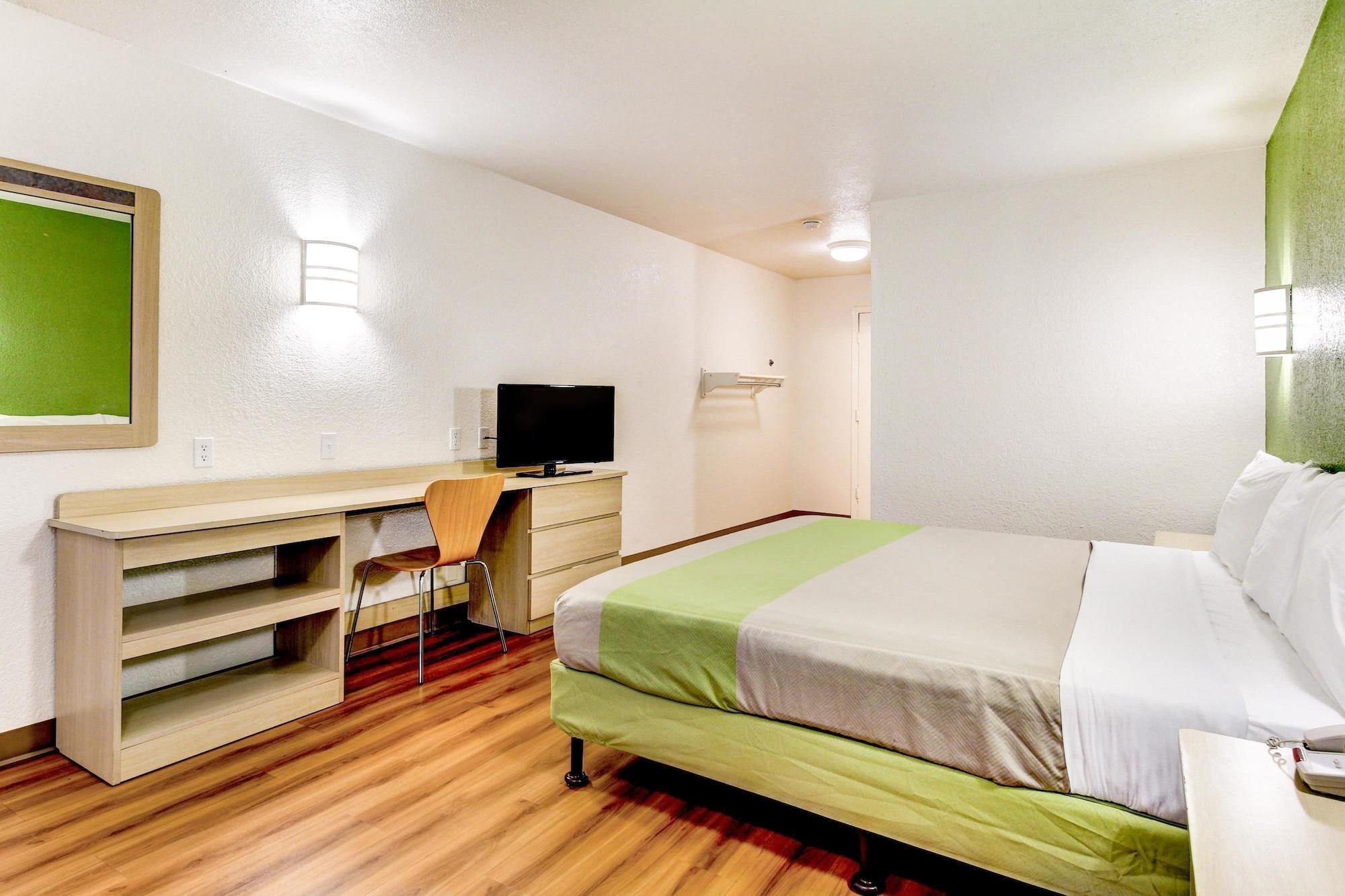 Days Inn By Wyndham Waco University Area Екстериор снимка