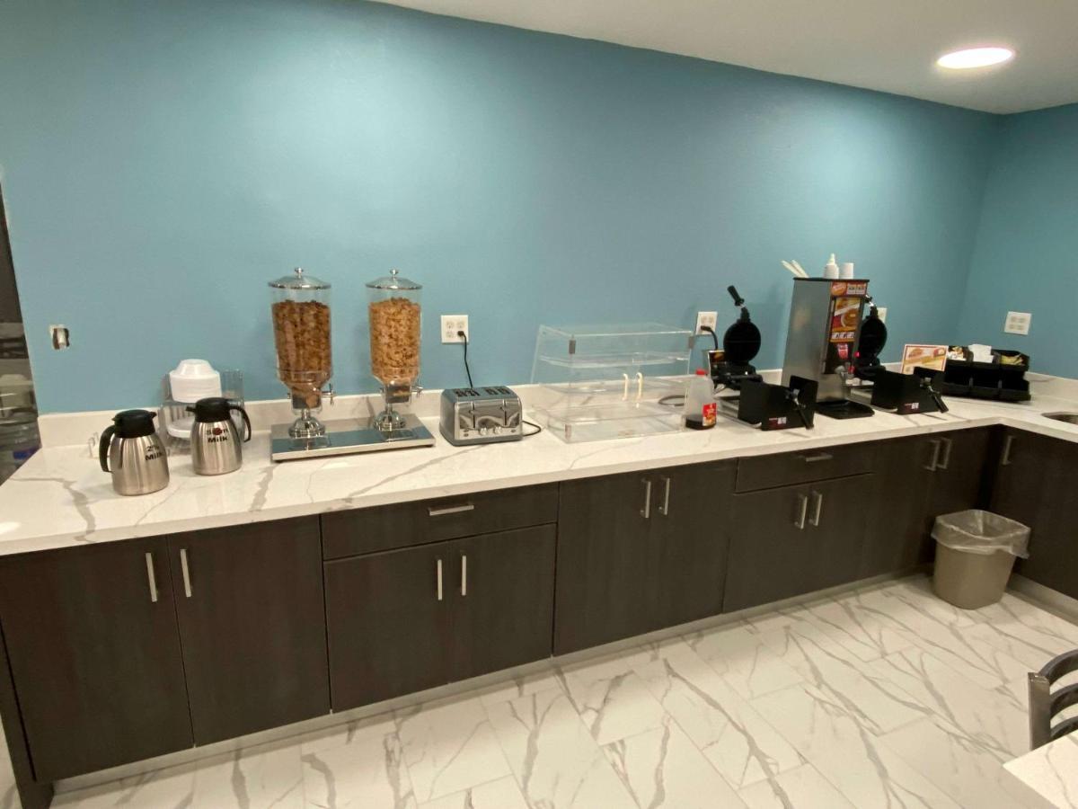 Days Inn By Wyndham Waco University Area Екстериор снимка